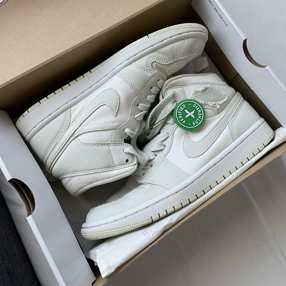 Jordan 1 Mid Spruce Aura Women’s 8.5/UK6